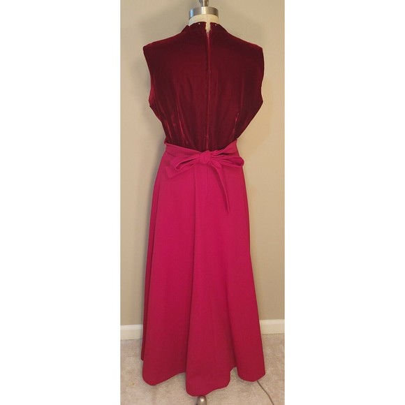 Vintage 60's Brandless Burgandy Formal Dress W/ Rhinestone Bodice & Brooch - Picture 4 of 9